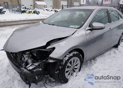 2016 Toyota Camry Le z USA, uszkodzony, nr VIN 4T1BF1FK4GU201114
